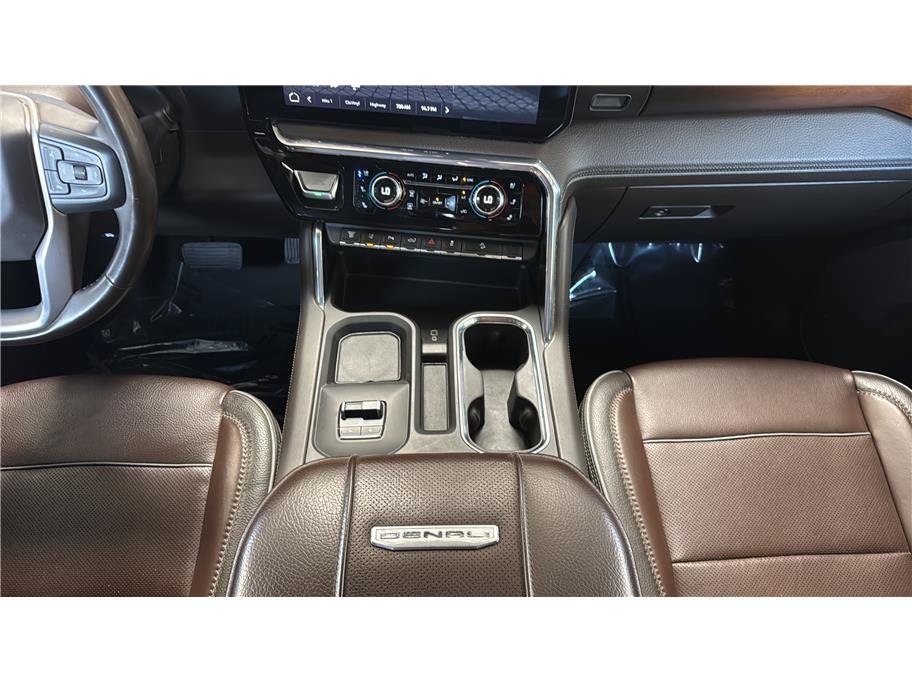 Used 2024 GMC Sierra 2500 Denali w/ Technology Package AWD/4WD image 32
