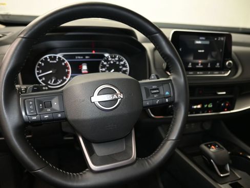 Used 2025 Nissan Rogue SV FWD image 22