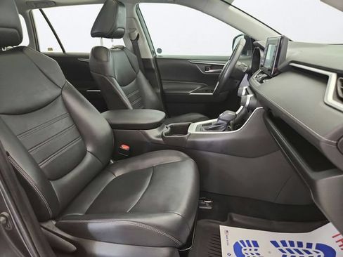 Used 2022 Toyota RAV4 XLE Premium AWD/4WD image 28