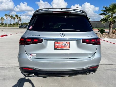 New 2026 Mercedes-Benz GLS 580 4MATIC image 6