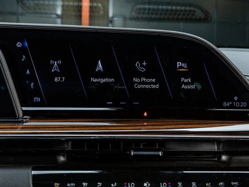 Used 2023 Cadillac Escalade Luxury RWD image 14