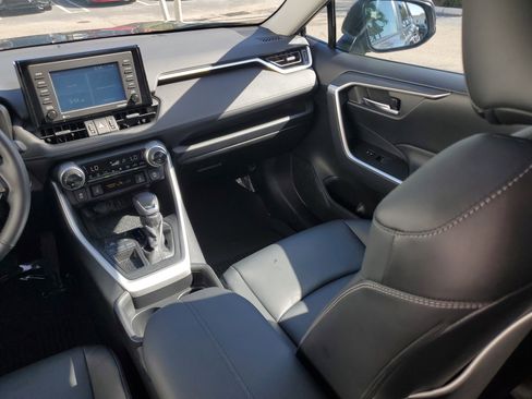 Used 2021 Toyota RAV4 XLE Premium FWD image 18