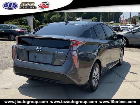 Used 2018 Toyota Prius Three FWD image 7