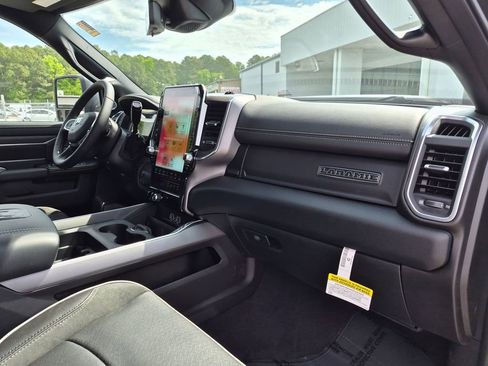 New 2026 RAM 2500 Laramie AWD/4WD image 34