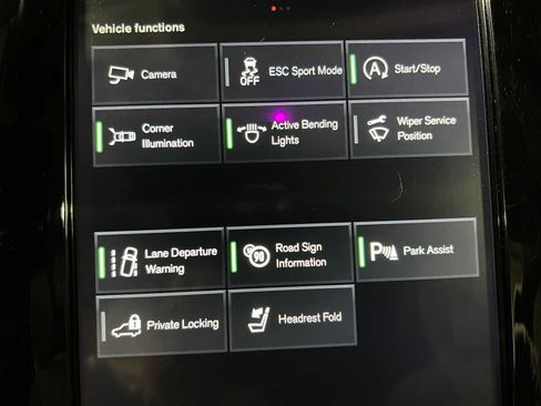 Used 2016 Volvo XC90 T6 Momentum w/ Momentum Plus Package AWD/4WD image 40