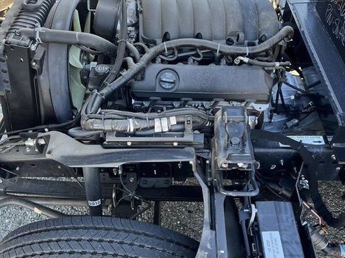 Used 2024 Chevrolet Low Cab Forward image 61