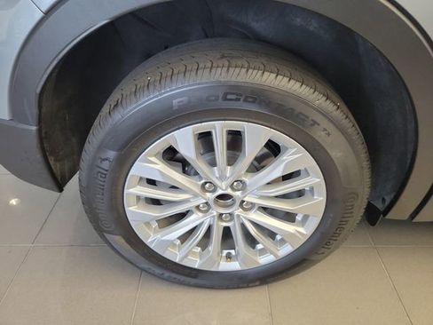 Used 2024 Cadillac XT4 Luxury FWD image 7