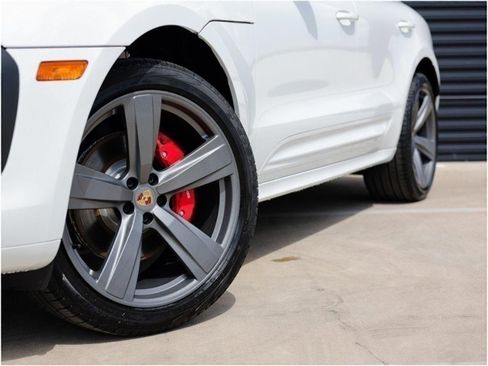 New 2025 Porsche Macan S image 12