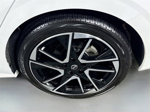 Certified 2024 Nissan Sentra SR w/ SR Premium Package image 34