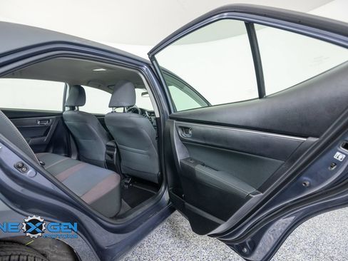 Used 2018 Toyota Corolla LE FWD image 32