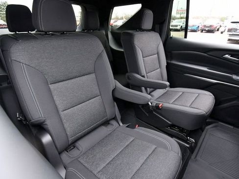 New 2026 Chevrolet Traverse LT w/ Driver Confidence Package AWD/4WD image 16