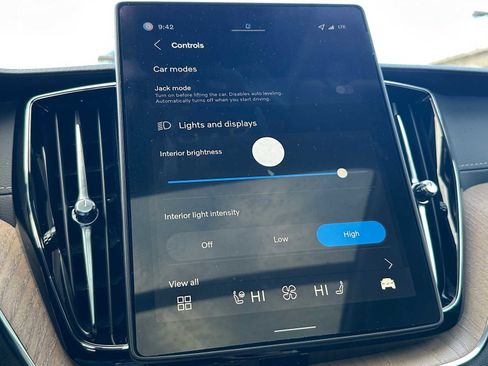 New 2026 Volvo XC60 B5 Ultra w/ Protection Package Premier image 31