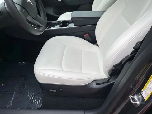 Used 2023 Tesla Model Y Long Range AWD/4WD image 10