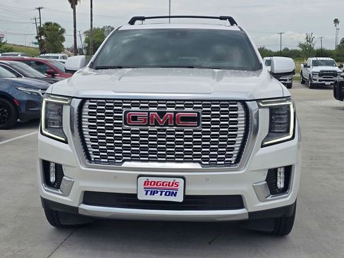 Used 2024 GMC Yukon Denali w/ Denali Reserve Package RWD image 11