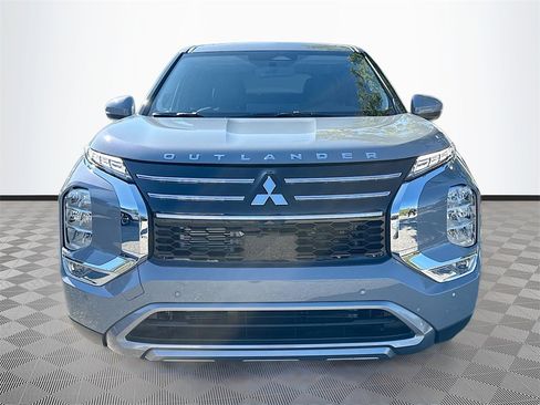 New 2026 Mitsubishi Outlander SE image 2