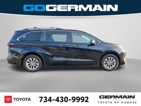 Used 2022 Toyota Sienna XLE image 7