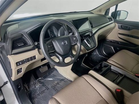 Used 2024 Honda Odyssey EX image 10