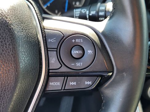 Used 2022 Toyota Venza XLE AWD/4WD image 23
