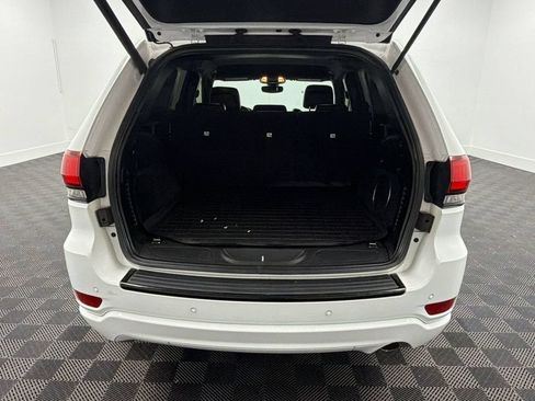Used 2017 Jeep Grand Cherokee Altitude RWD image 23