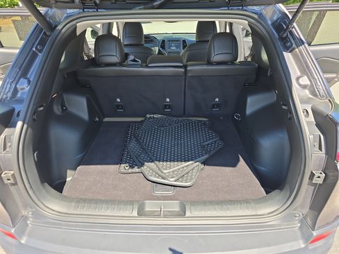 Used 2019 Jeep Cherokee Trailhawk w/ Comfort/Convenience Group image 13