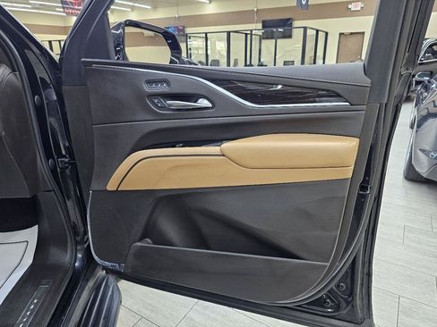 Used 2021 Cadillac Escalade Premium Luxury RWD image 42