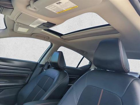 Used 2022 Nissan Altima 2.5 SR w/ Midnight Edition Package FWD image 21