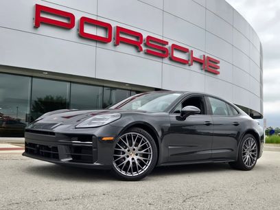 New 2025 Porsche Panamera 4