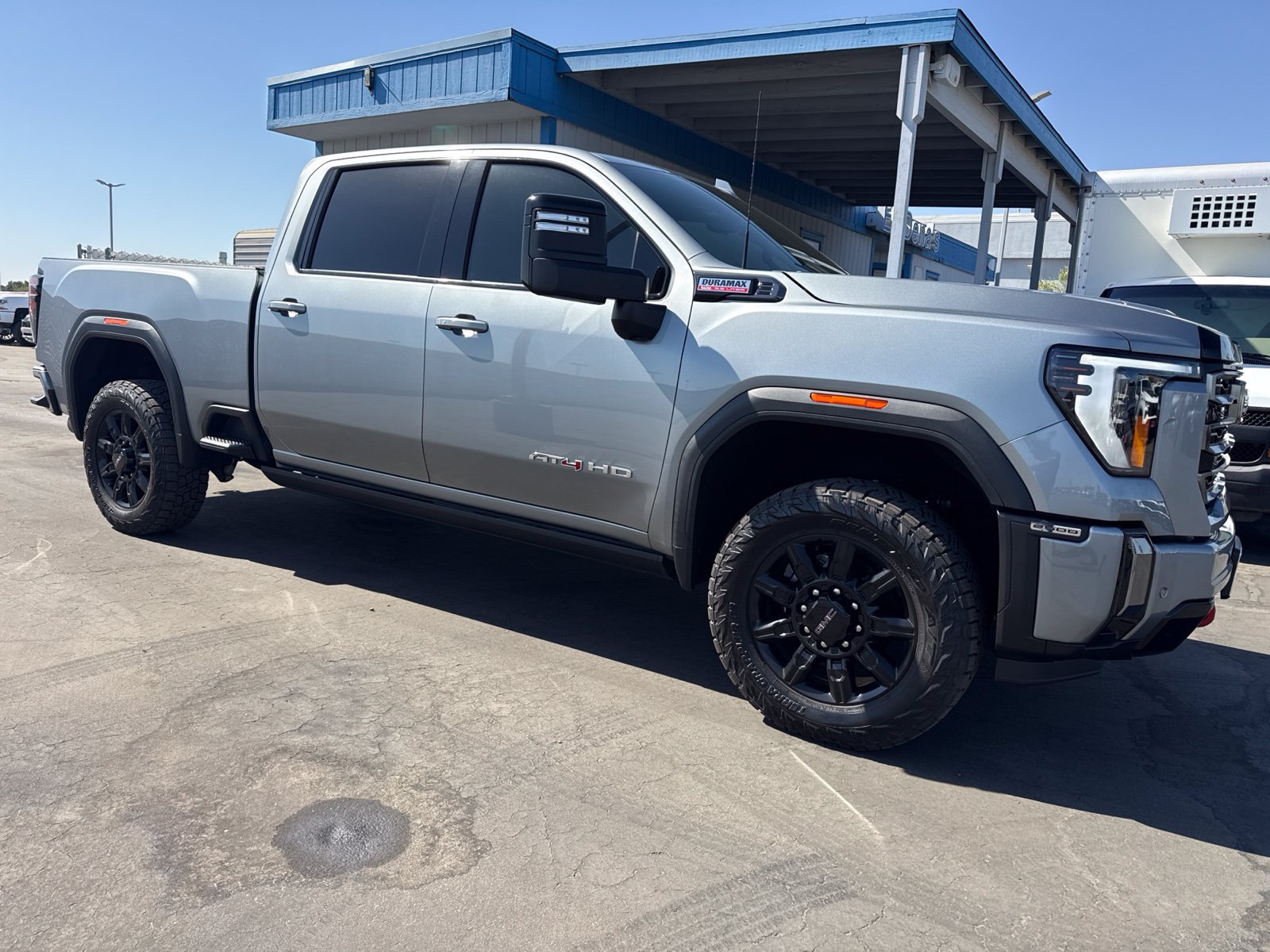Used 2024 GMC Sierra 2500 AT4 w/ AT4 Premium Plus Package AWD/4WD image 1