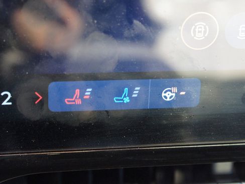 Used 2024 Lincoln Nautilus Reserve w/ Equipment Group 203A image 10