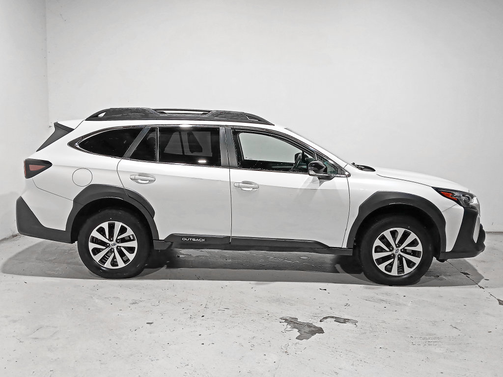 Used 2025 Subaru Outback Premium AWD/4WD image 7