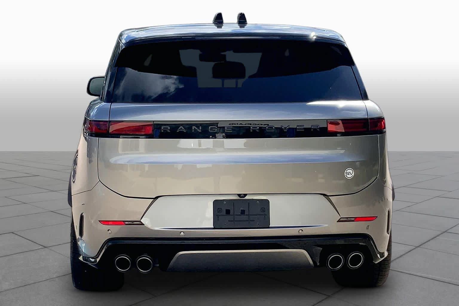 Used 2024 Land Rover Range Rover Sport AWD/4WD image 5
