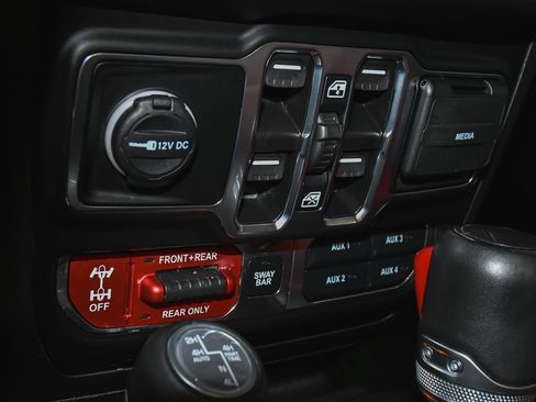 Used 2023 Jeep Wrangler Unlimited Rubicon 4xe AWD/4WD image 34