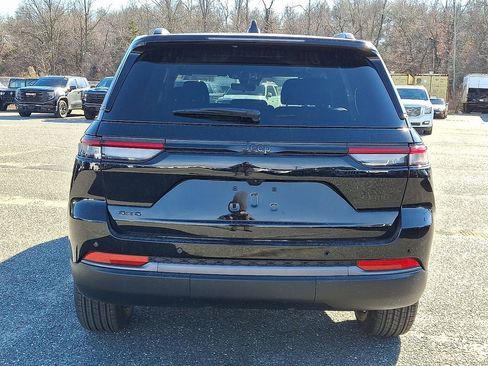 New 2026 Jeep Grand Cherokee Altitude AWD/4WD image 7