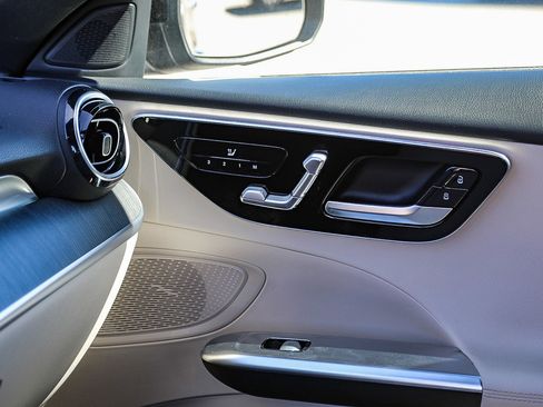 Used 2023 Mercedes-Benz C 300 4MATIC Sedan image 20