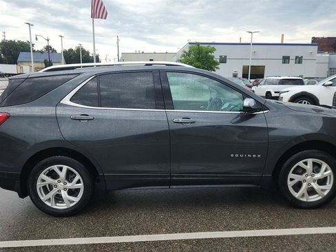 Used 2020 Chevrolet Equinox Premier w/ LPO, Floor Liner Package AWD/4WD image 3