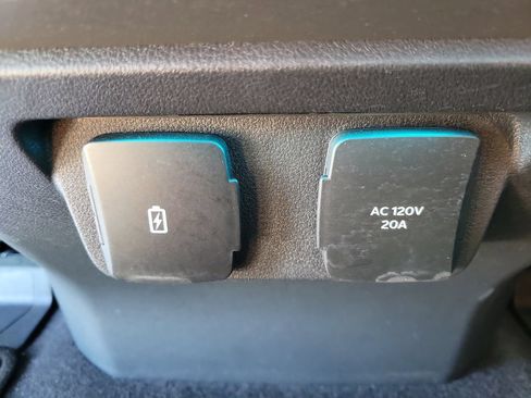 Used 2025 Ford F150 XLT w/ Equipment Group 302A MID AWD/4WD image 17