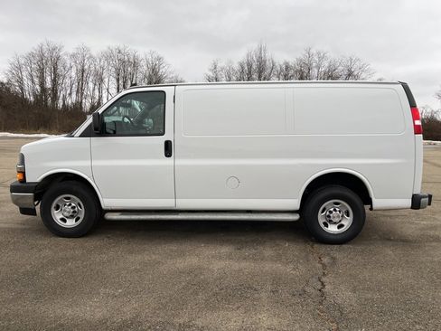Used 2024 Chevrolet Express 2500 w/ Driver Convenience Package image 6