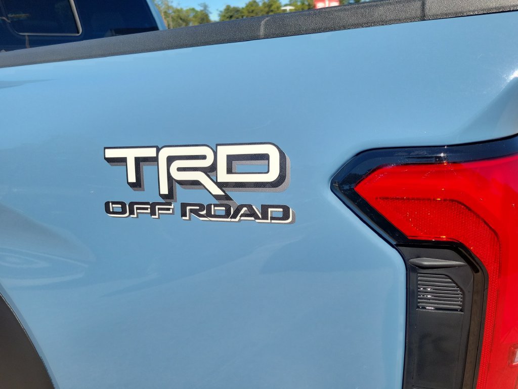 Certified 2026 Toyota Tacoma TRD Off-Road w/ TRD Off Road Upgrade Package AWD/4WD image 15