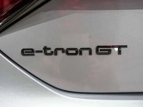 Used 2022 Audi e-tron GT Premium Plus w/ Performance Package AWD/4WD image 22
