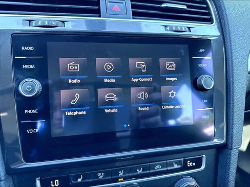Used 2019 Volkswagen e-Golf SE w/ Driver Assistance Package FWD image 34