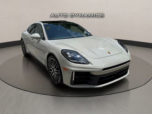 Used 2026 Porsche Panamera image 3