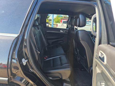 Used 2019 Jeep Grand Cherokee Limited AWD/4WD image 23