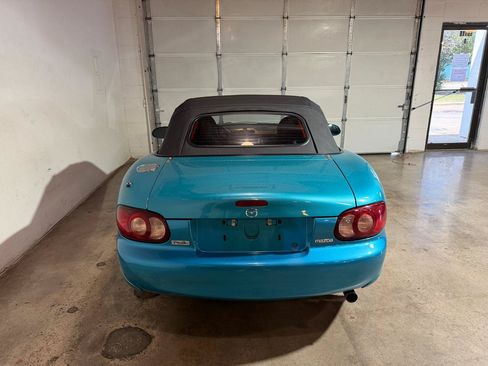 Used 2003 MAZDA MX-5 Miata RWD image 7