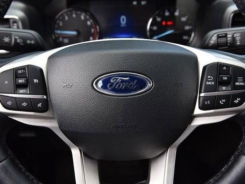 Used 2023 Ford Explorer XLT w/ Equipment Group 202A AWD/4WD image 18
