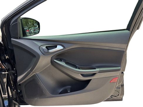 Used 2018 Ford Focus SE FWD image 31