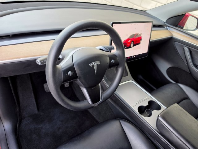 Used 2024 Tesla Model Y Long Range AWD/4WD image 25