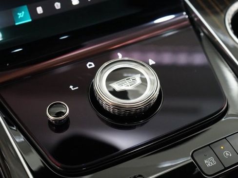 Used 2025 Cadillac Escalade Premium Luxury image 29