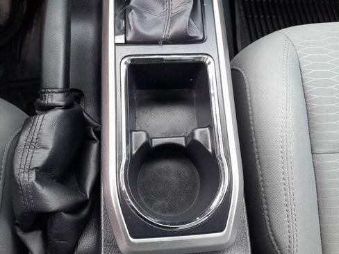 Used 2016 Toyota Tacoma SR5 w/ SR5 Appearance Package (SN) image 26