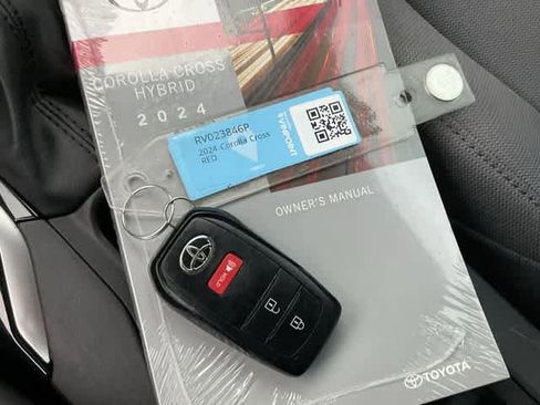 Used 2024 Toyota Corolla Cross AWD Hybrid image 27