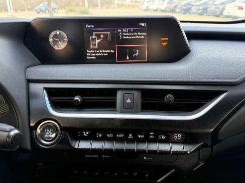 Used 2021 Lexus UX 200 w/ Premium Package image 16